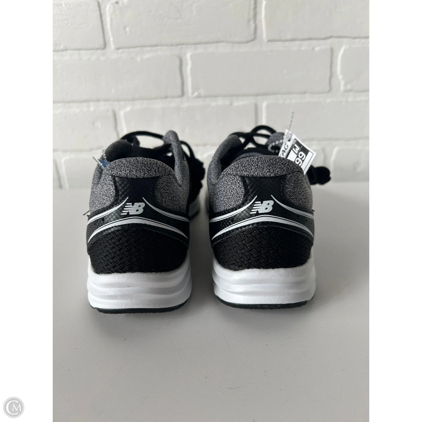 Shoes Athletic By New Balance In Black & White, Size: 7