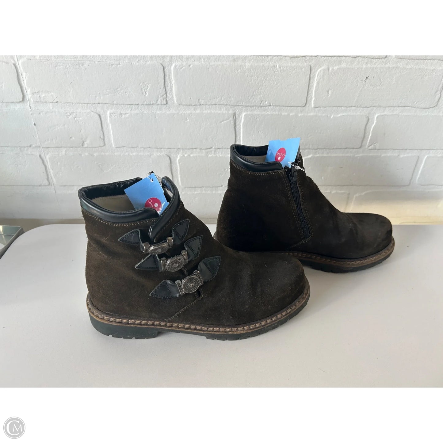 Boots Ankle Flats By Cmb In Brown, Size: 10