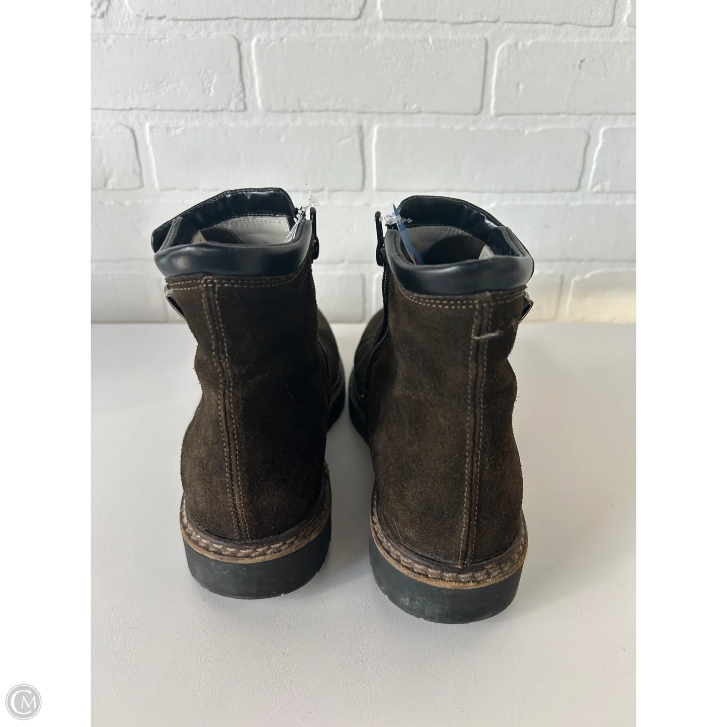 Boots Ankle Flats By Cmb In Brown, Size: 10