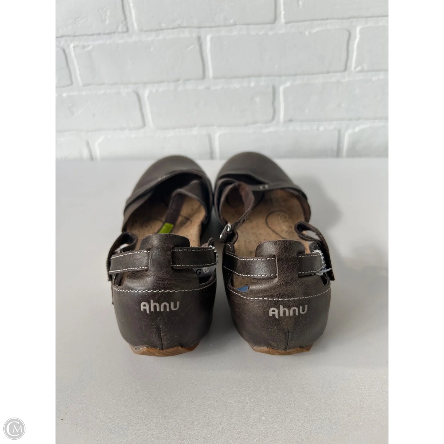 Shoes Flats By Cmb In Brown, Size: 9.5