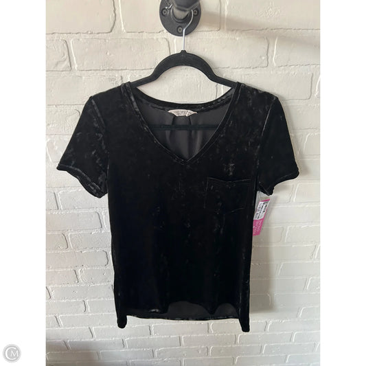 Top Short Sleeve By Clothes Mentor In Black, Size: S