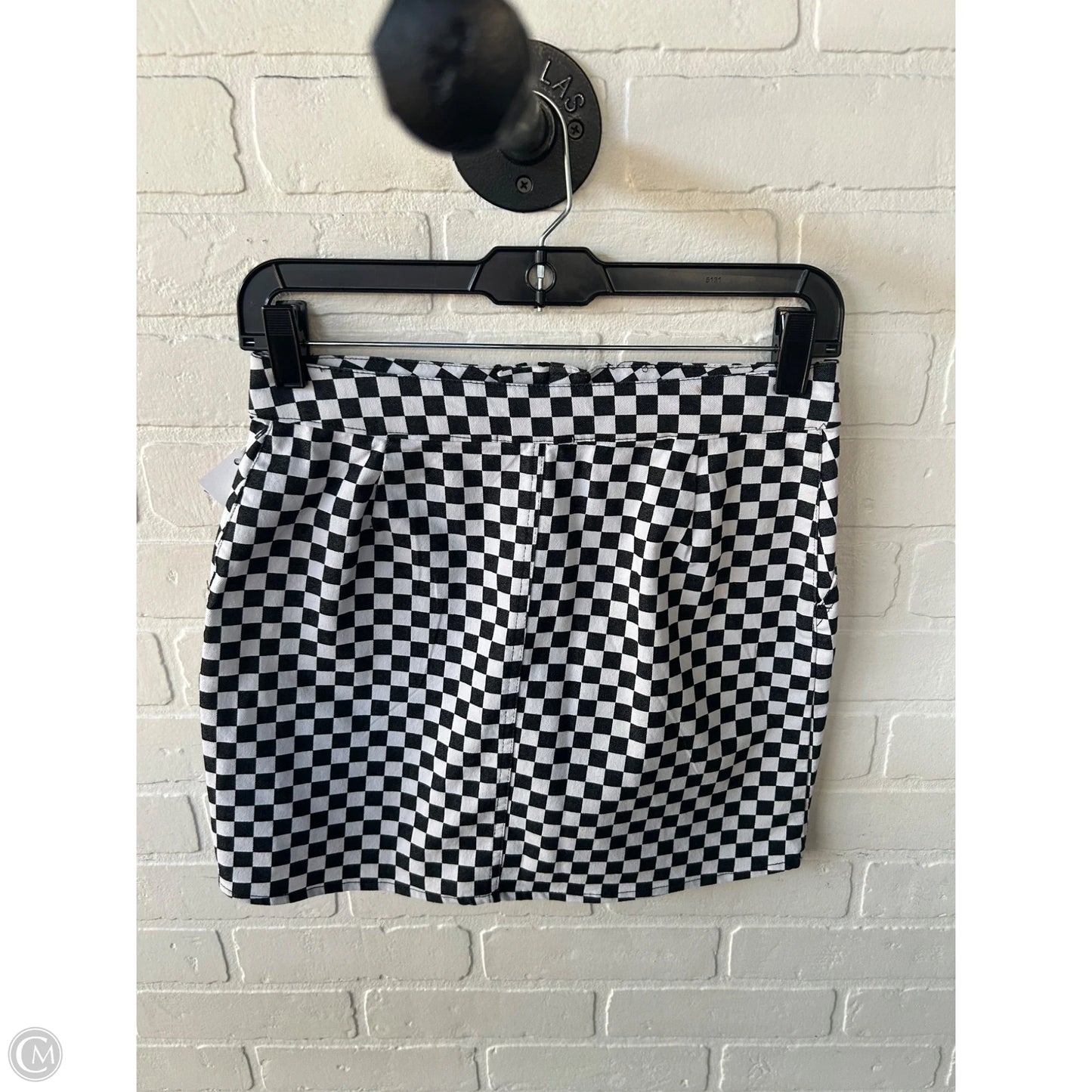 Skirt Mini & Short By Clothes Mentor In Black & White, Size: 4