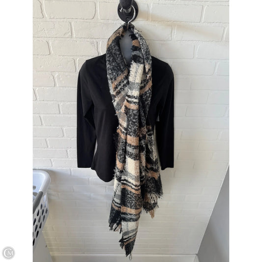 Scarf Winter By Clothes Mentor In Black & Tan