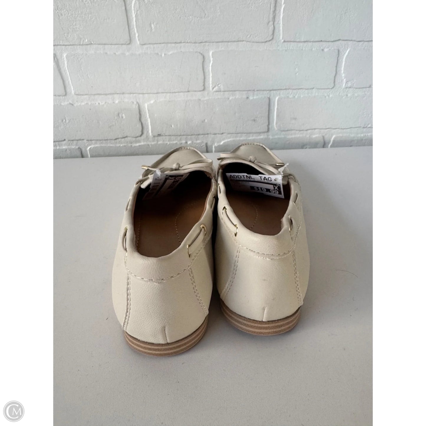 Shoes Flats By Dv In Cream, Size: 8