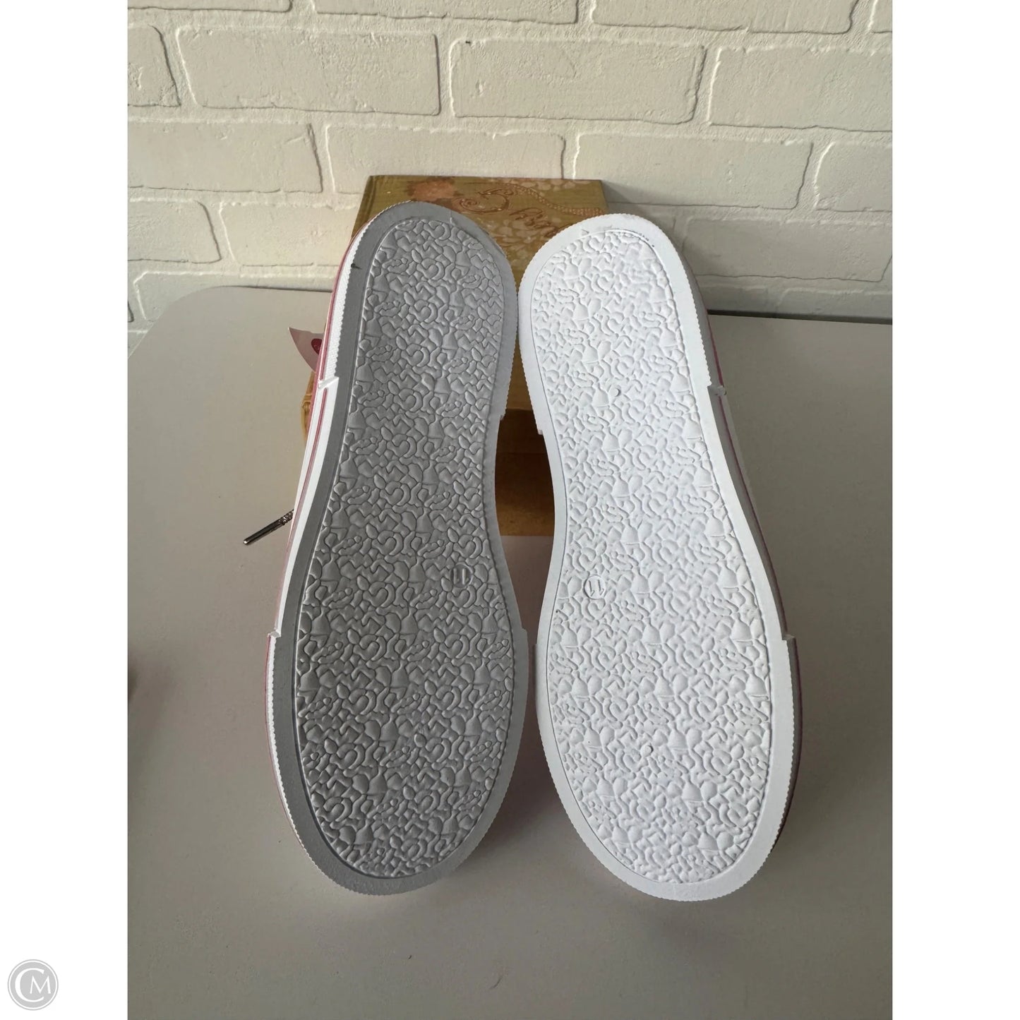 Shoes Sneakers By Very G In Pink & White, Size: 11