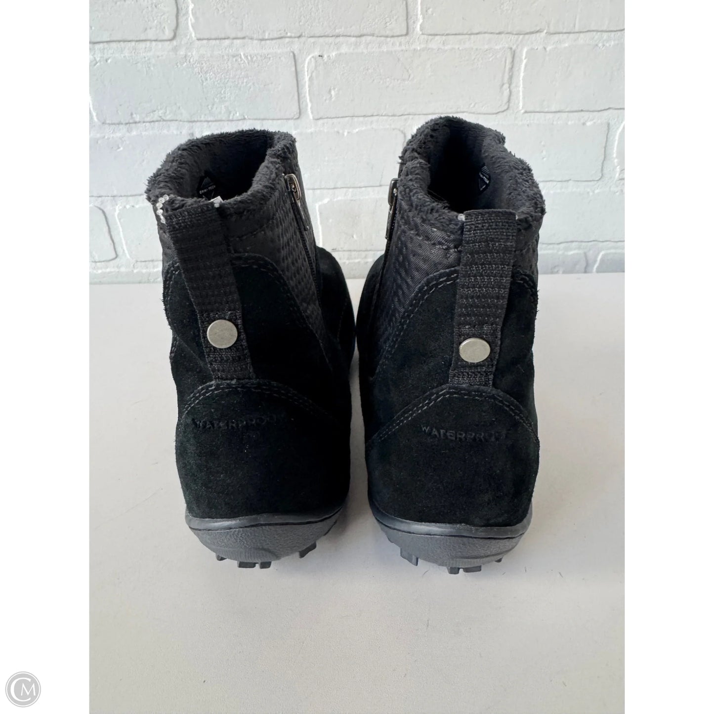 Boots Ankle Flats By Columbia In Black, Size: 9.5