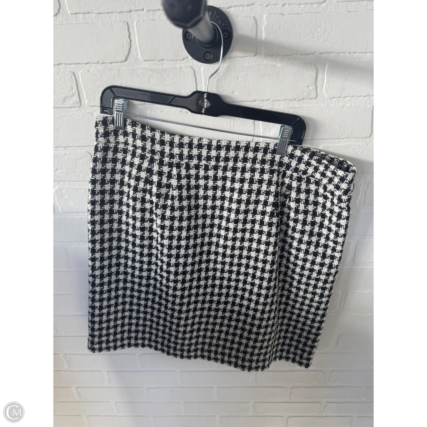 Skirt Mini & Short By Talbots In Black & White, Size: 14