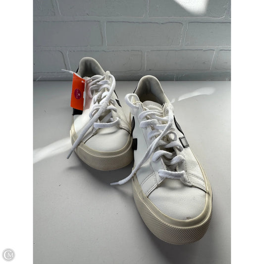 Shoes Sneakers By Veja In Black & White, Size: 7