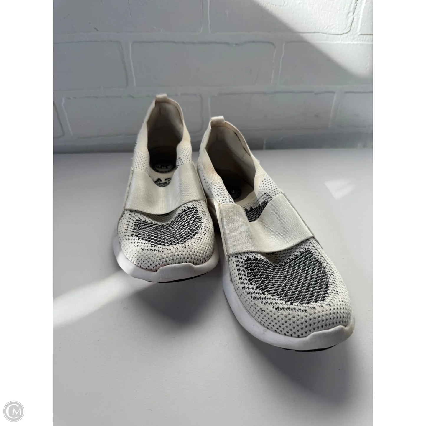 Shoes Designer By Apl In Black & White, Size: 6