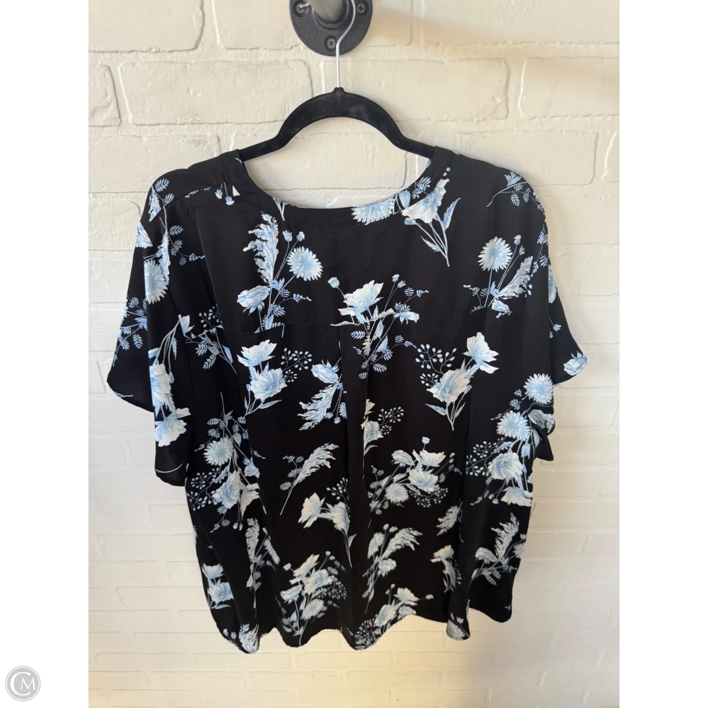 Top Short Sleeve By Torrid In Black & Blue, Size: 4x