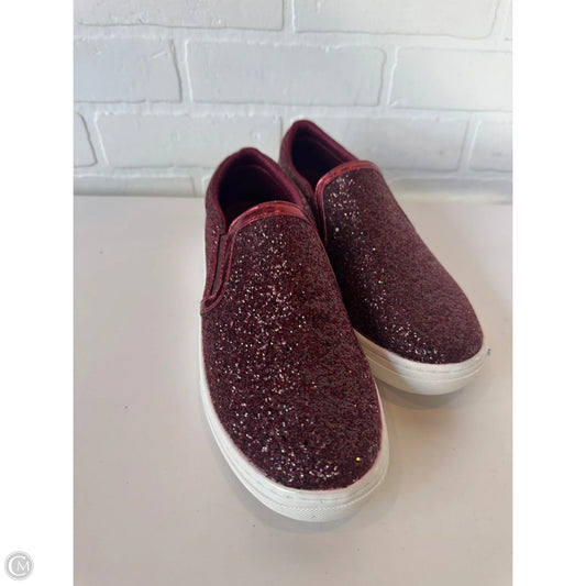 Shoes Sneakers By Skechers In Red & White, Size: 9