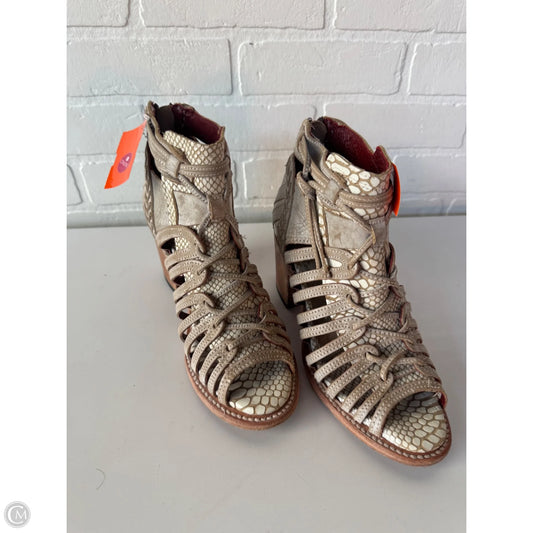 Boots Ankle Heels By Freebird In Brown & Cream, Size: 8