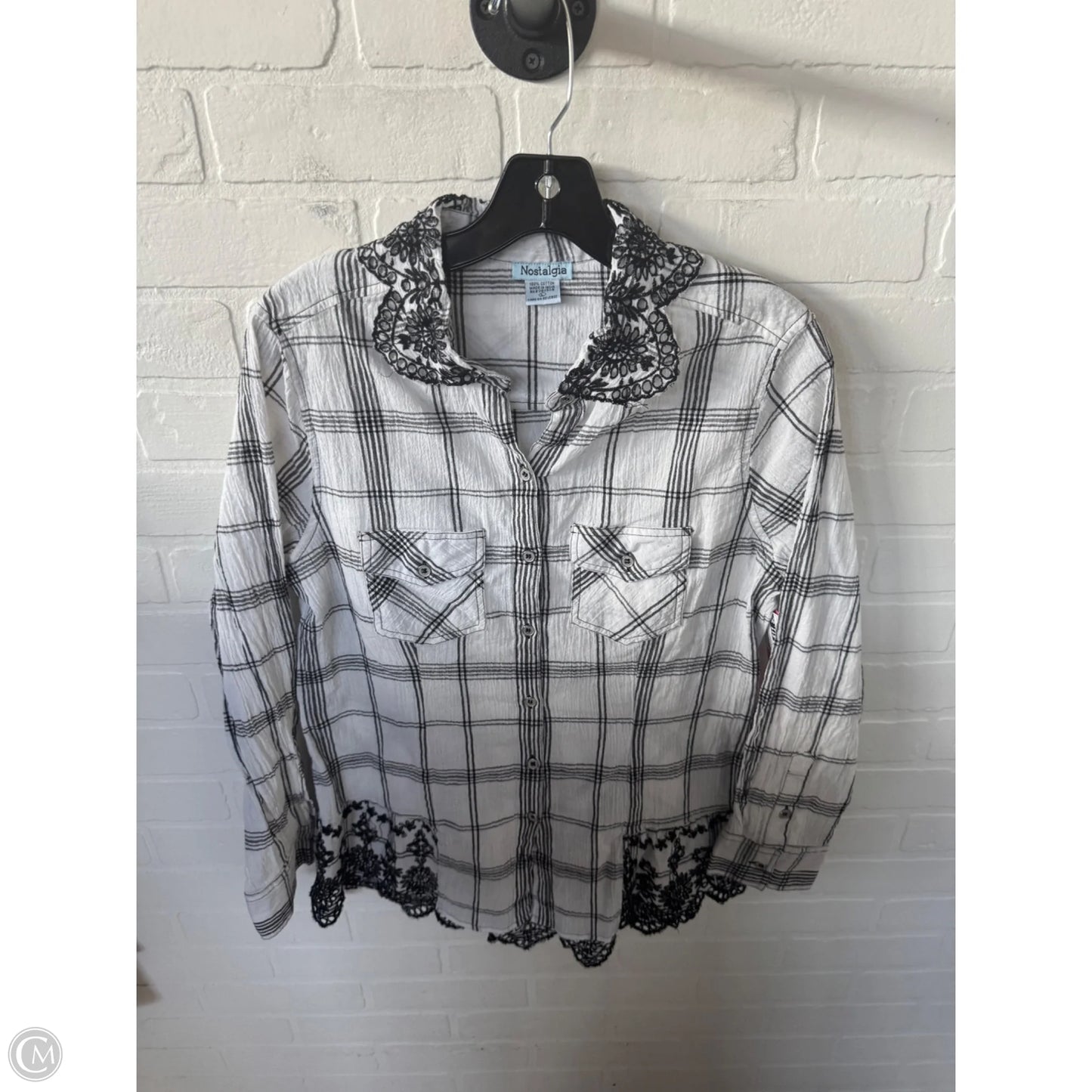 Top Long Sleeve By Clothes Mentor In Black & White, Size: L
