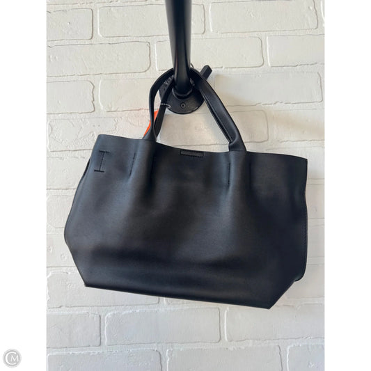 Handbag By Clothes Mentor, Size: Medium