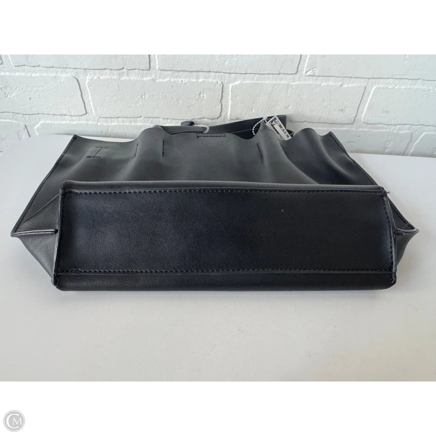 Handbag By Clothes Mentor, Size: Medium