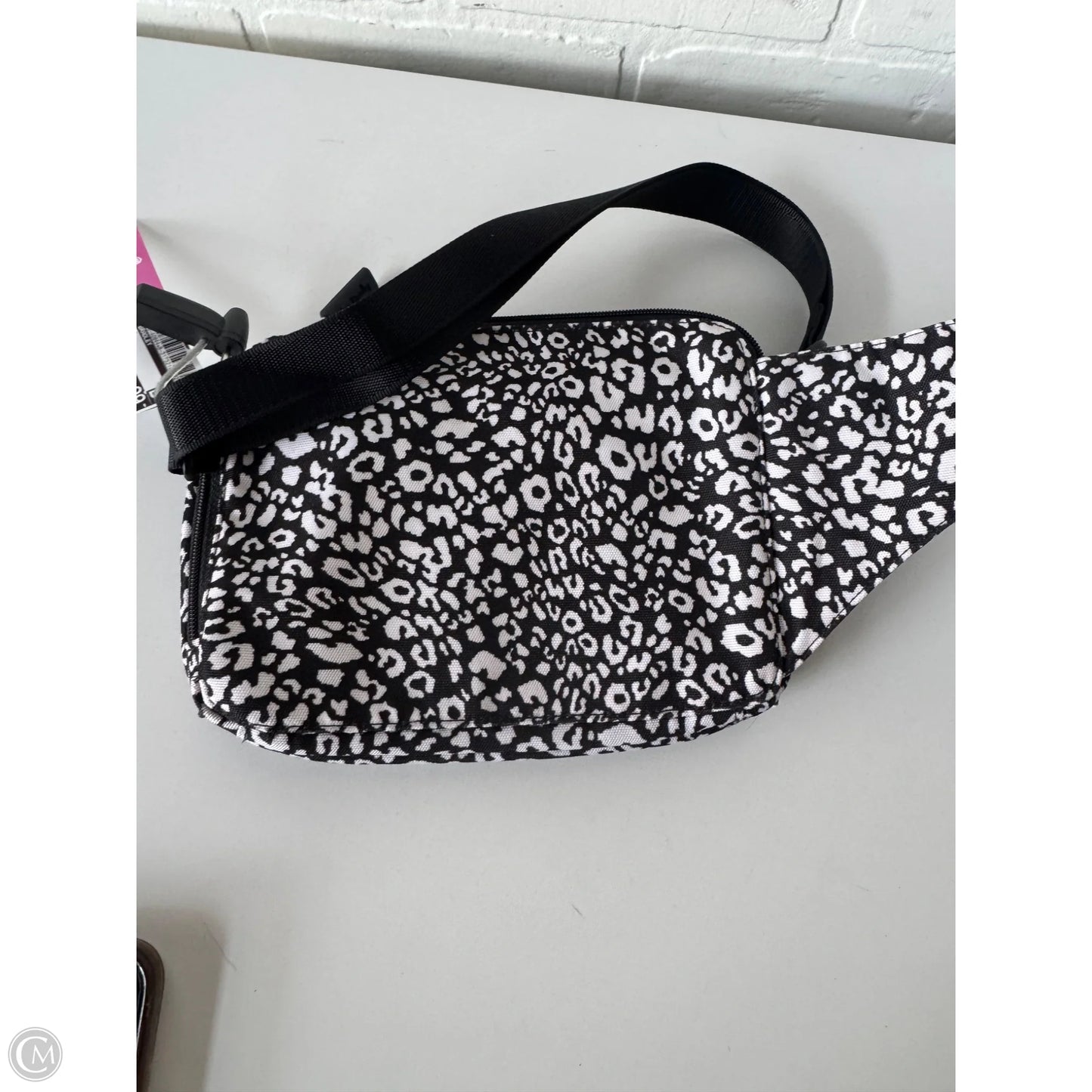 Belt Bag By Vera Bradley, Size: Medium