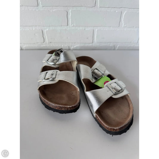 Sandals Flats By Cmc In Silver, Size: 8.5
