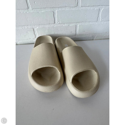 Sandals Flats By 32 Degrees In Cream, Size: 8