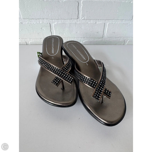 Sandals Heels Wedge By Clothes Mentor In Bronze, Size: 5