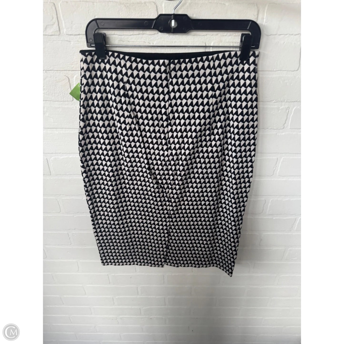 Skirt Midi By Banana Republic In Black & White, Size: 8