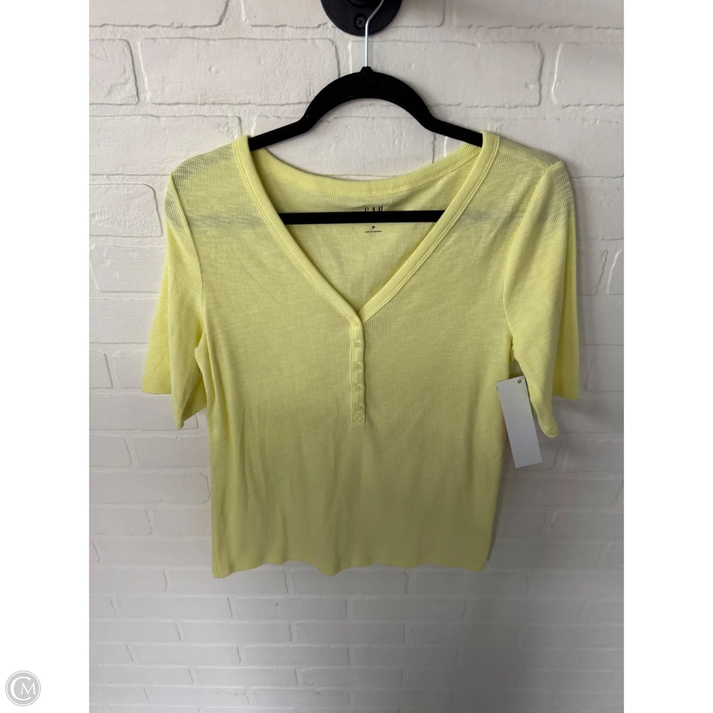 Top Short Sleeve By Gap In Yellow, Size: M