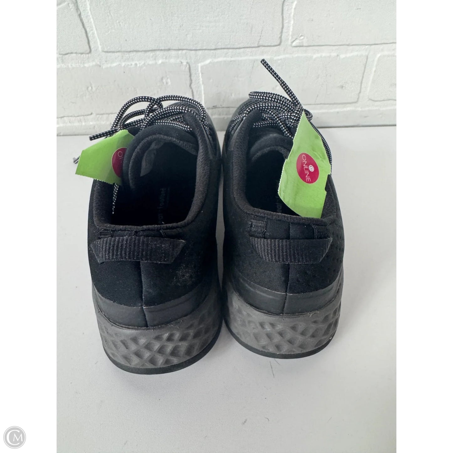 Shoes Athletic By Chacos In Black & White, Size: 7