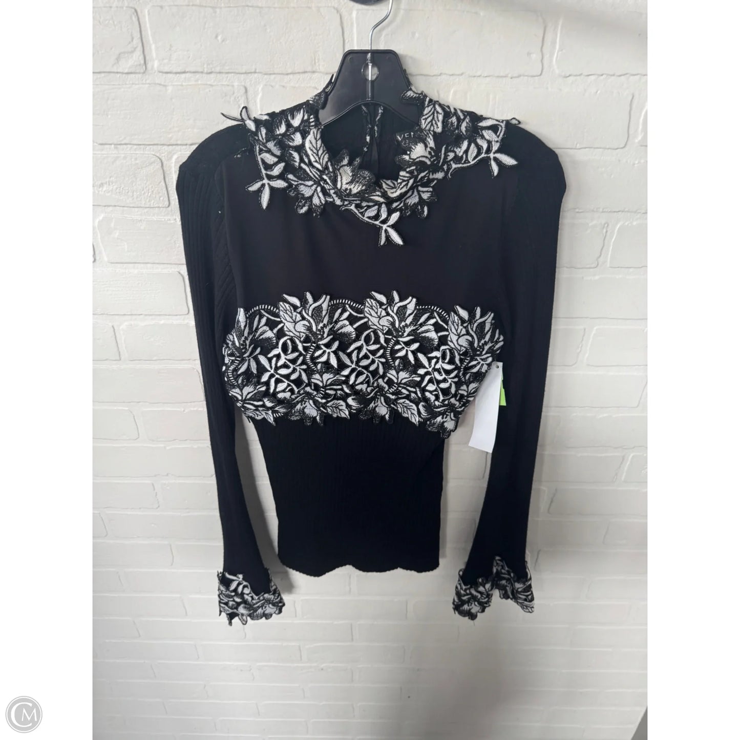 Top Long Sleeve By Venus In Black & White, Size: M