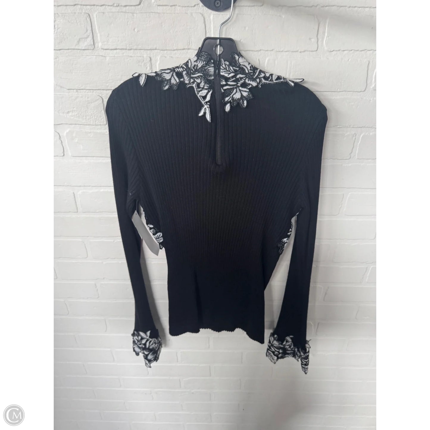 Top Long Sleeve By Venus In Black & White, Size: M