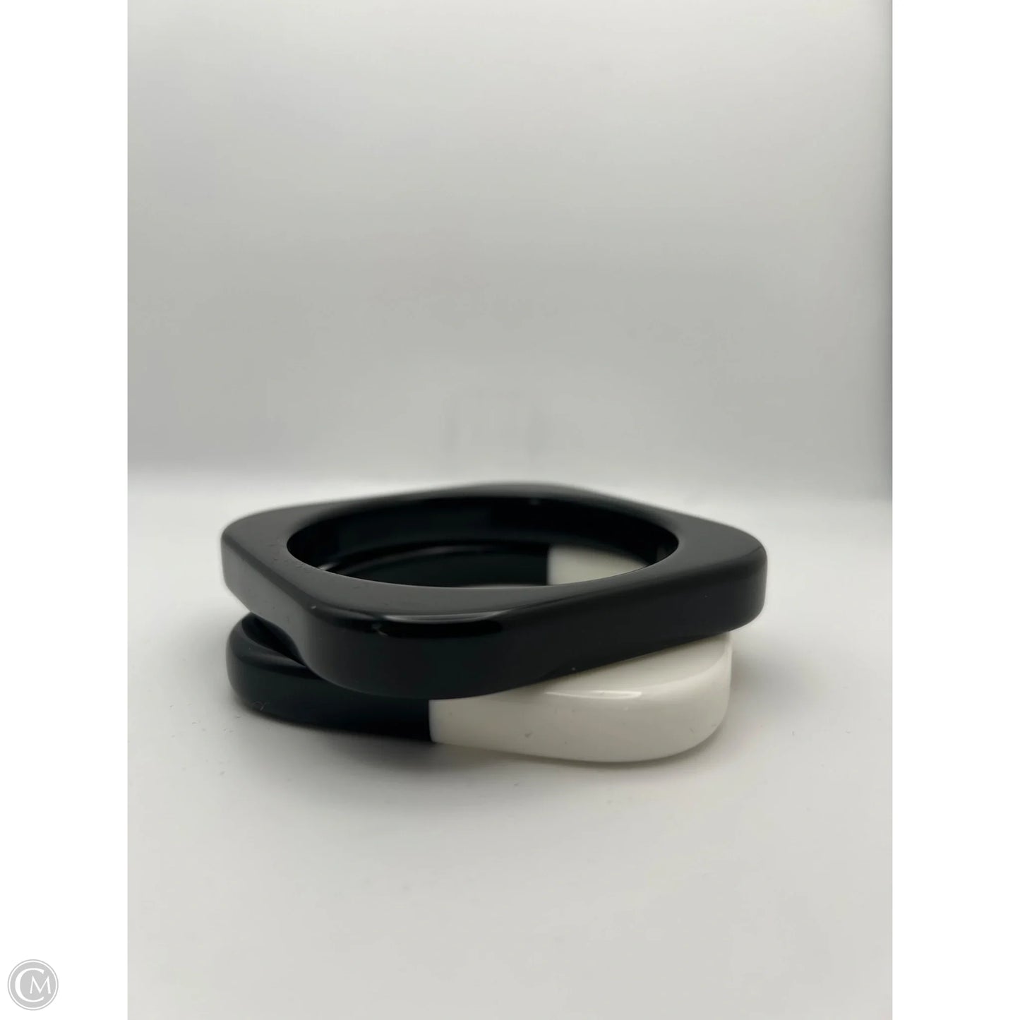 Bracelet Bangle By Clothes Mentor, Size: 02 Piece Set