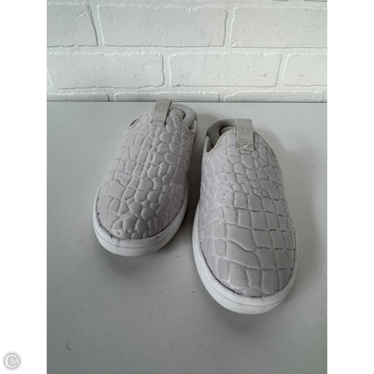 Shoes Sneakers By Nurture In Grey, Size: 6