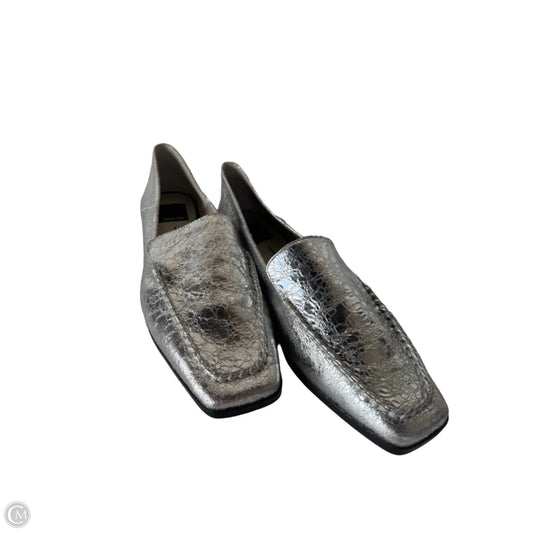 Shoes Flats By Dolce Vita In Silver, Size: 9.5