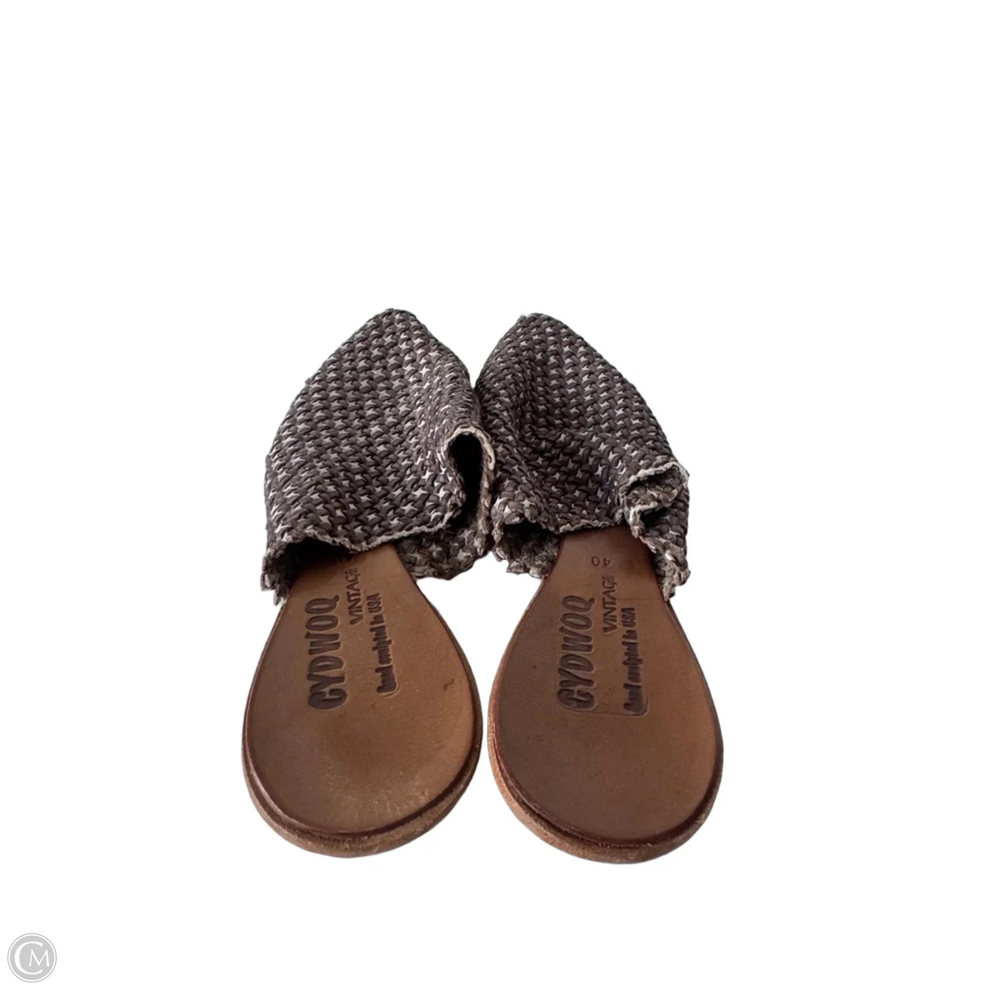 Shoes Flats By Cma In Brown & White, Size: 9.5