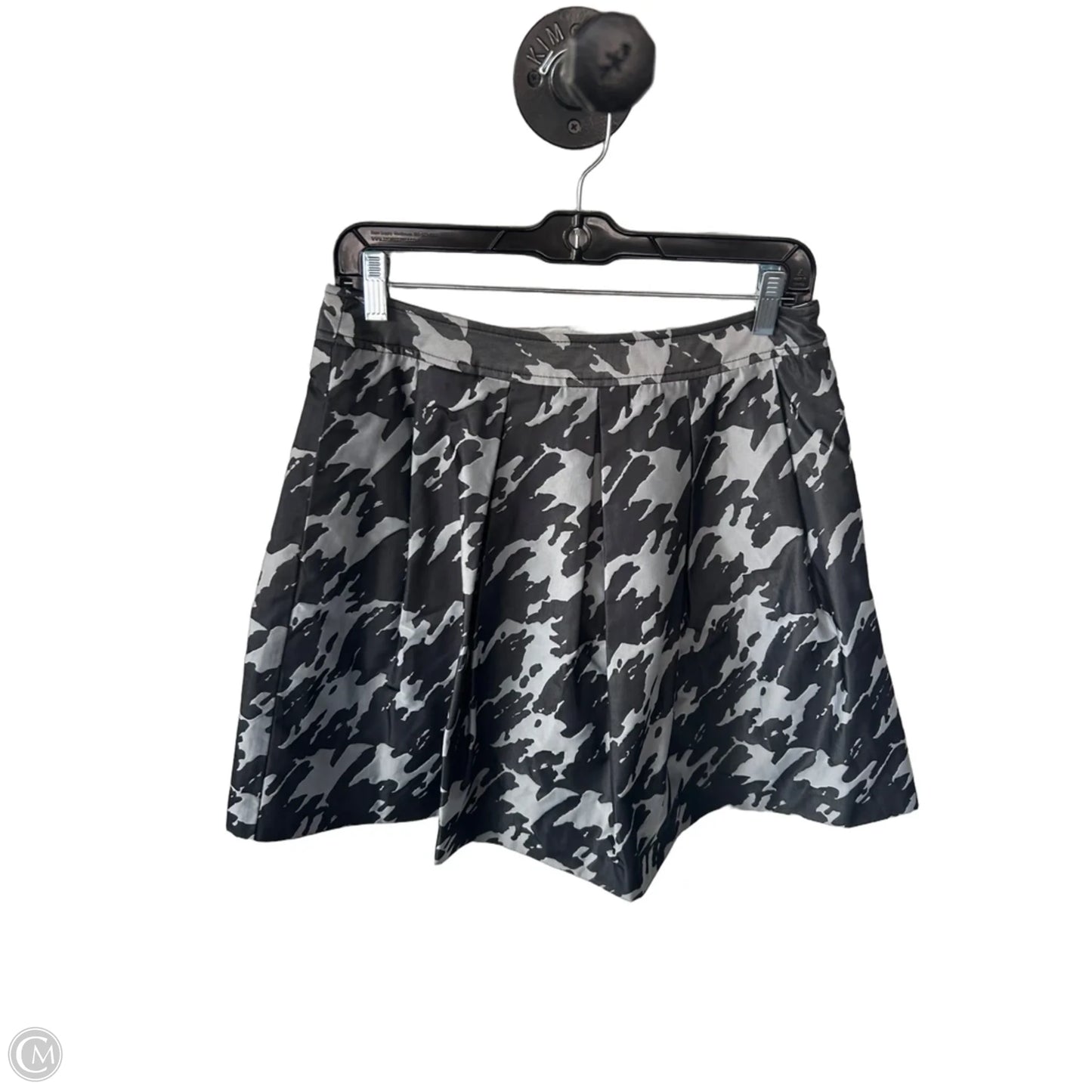 Skirt Mini & Short By Clothes Mentor In Grey & Silver, Size: 6