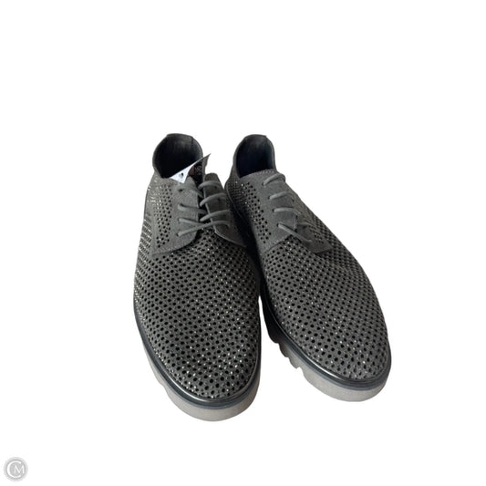 Shoes Flats By Donald Pliner In Grey & Silver, Size: 6.5