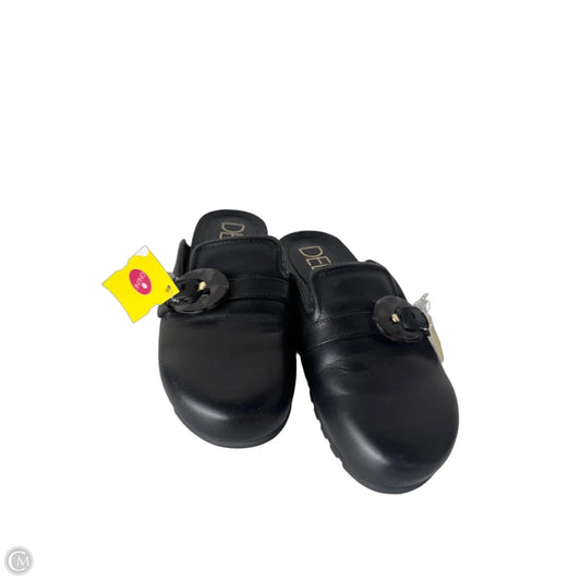 Shoes Flats By Deltan In Black & Gold, Size: 5