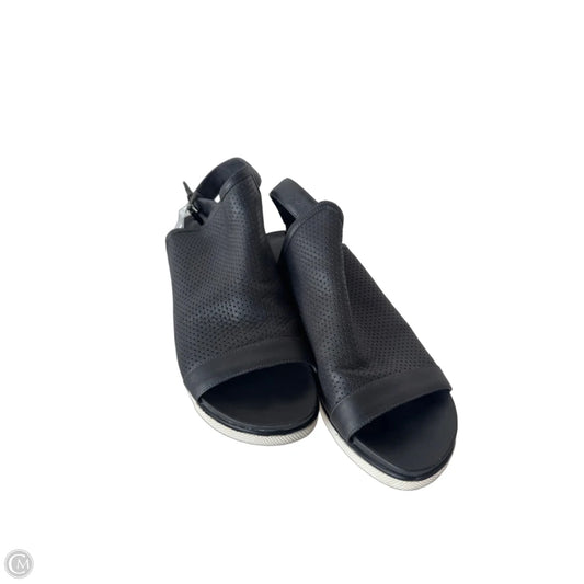Sandals Flats By Eileen Fisher In Black, Size: 8