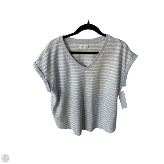 Top Short Sleeve By Maurices In Grey & White, Size: L