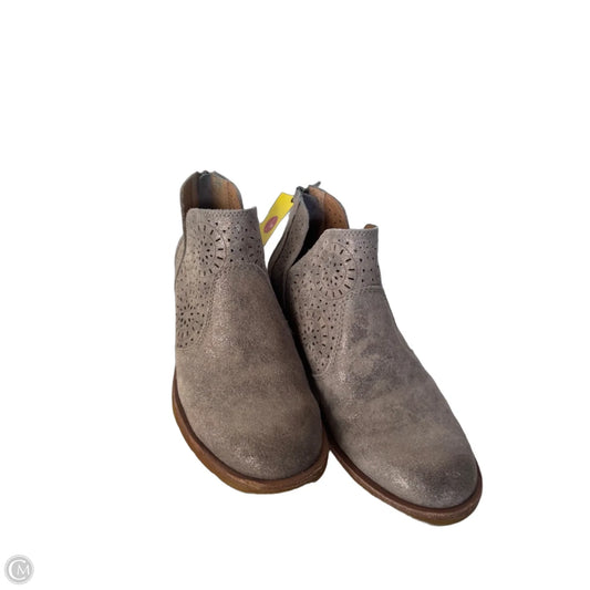 Boots Ankle Flats By Sofft In Brown & Silver, Size: 7.5