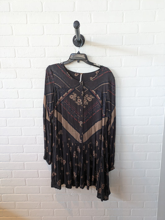 Dress Casual Short By Free People  Size: M