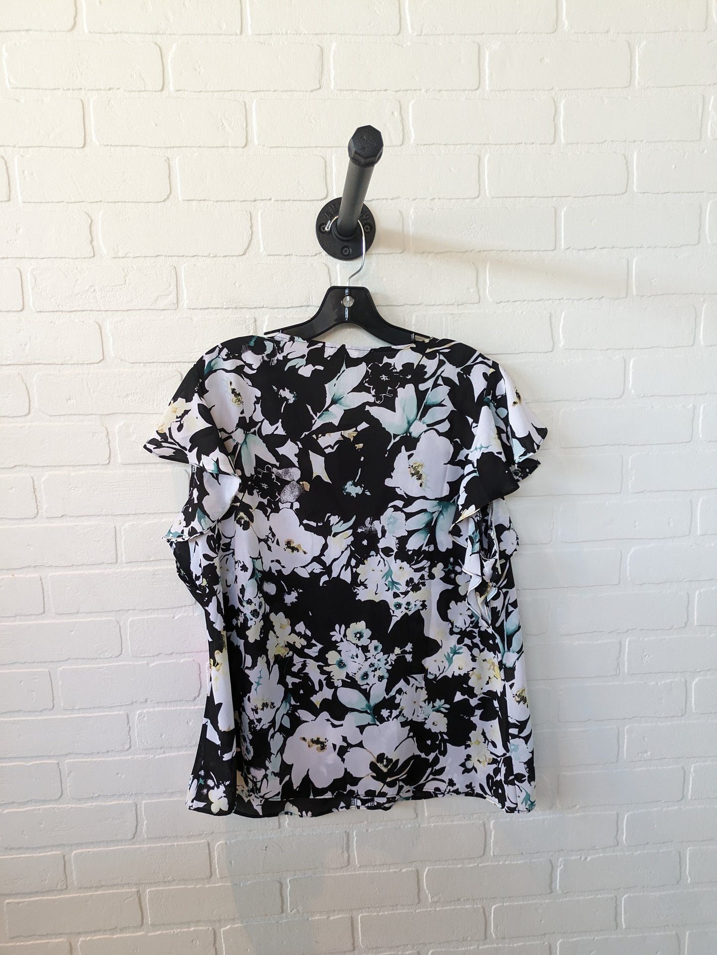 Top Short Sleeve By White House Black Market  Size: Xl