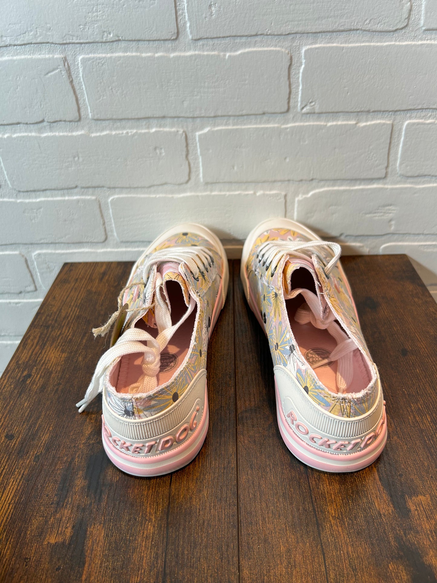Shoes Sneakers By Rocket Dogs  Size: 9.5