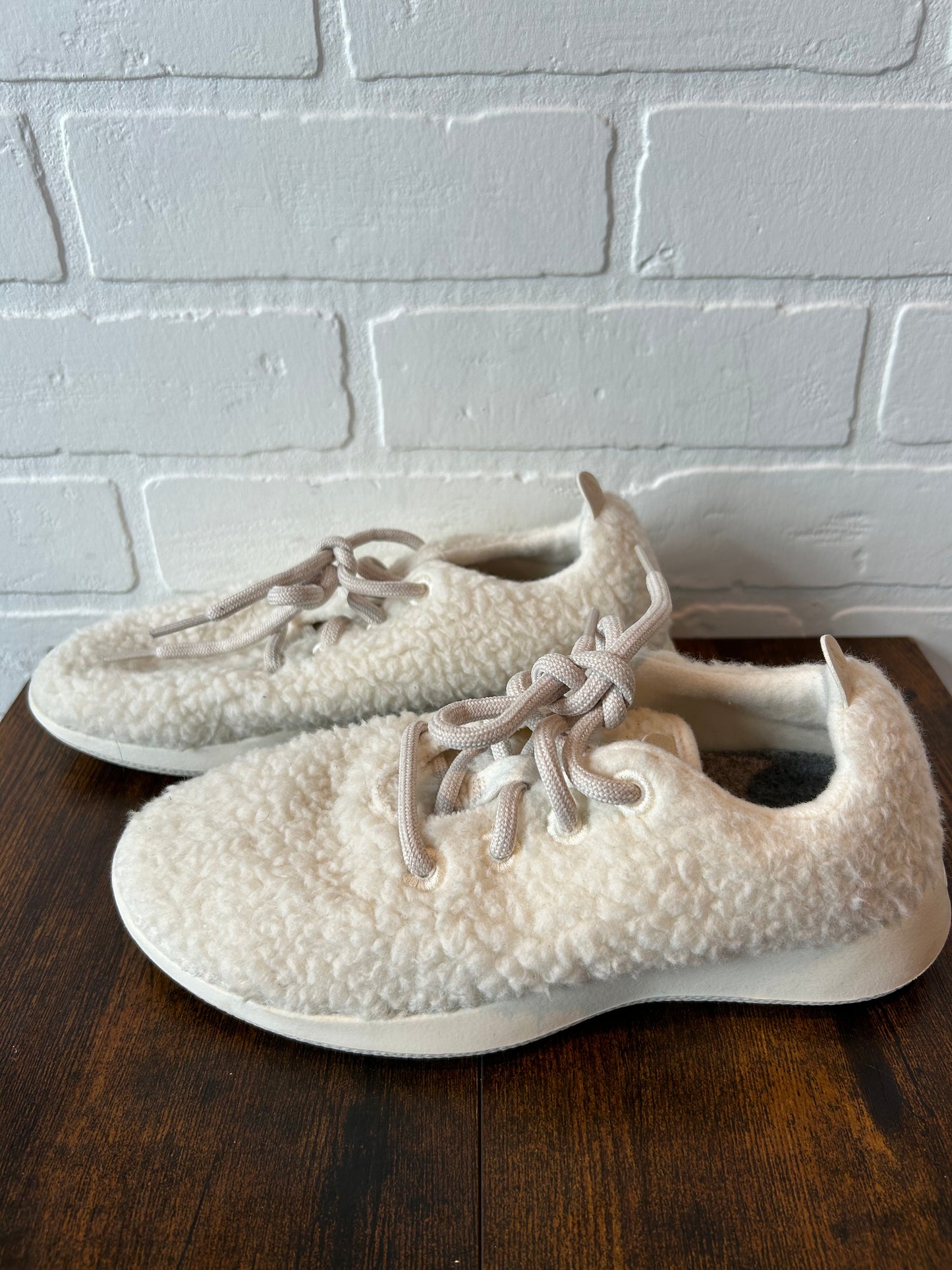 Shoes Sneakers By Allbirds  Size: 6