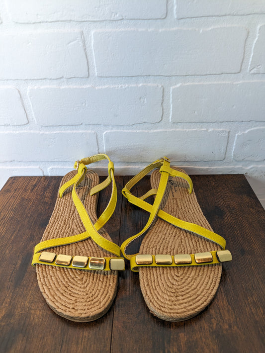 Yellow Sandals Flats Clothes Mentor, Size 7