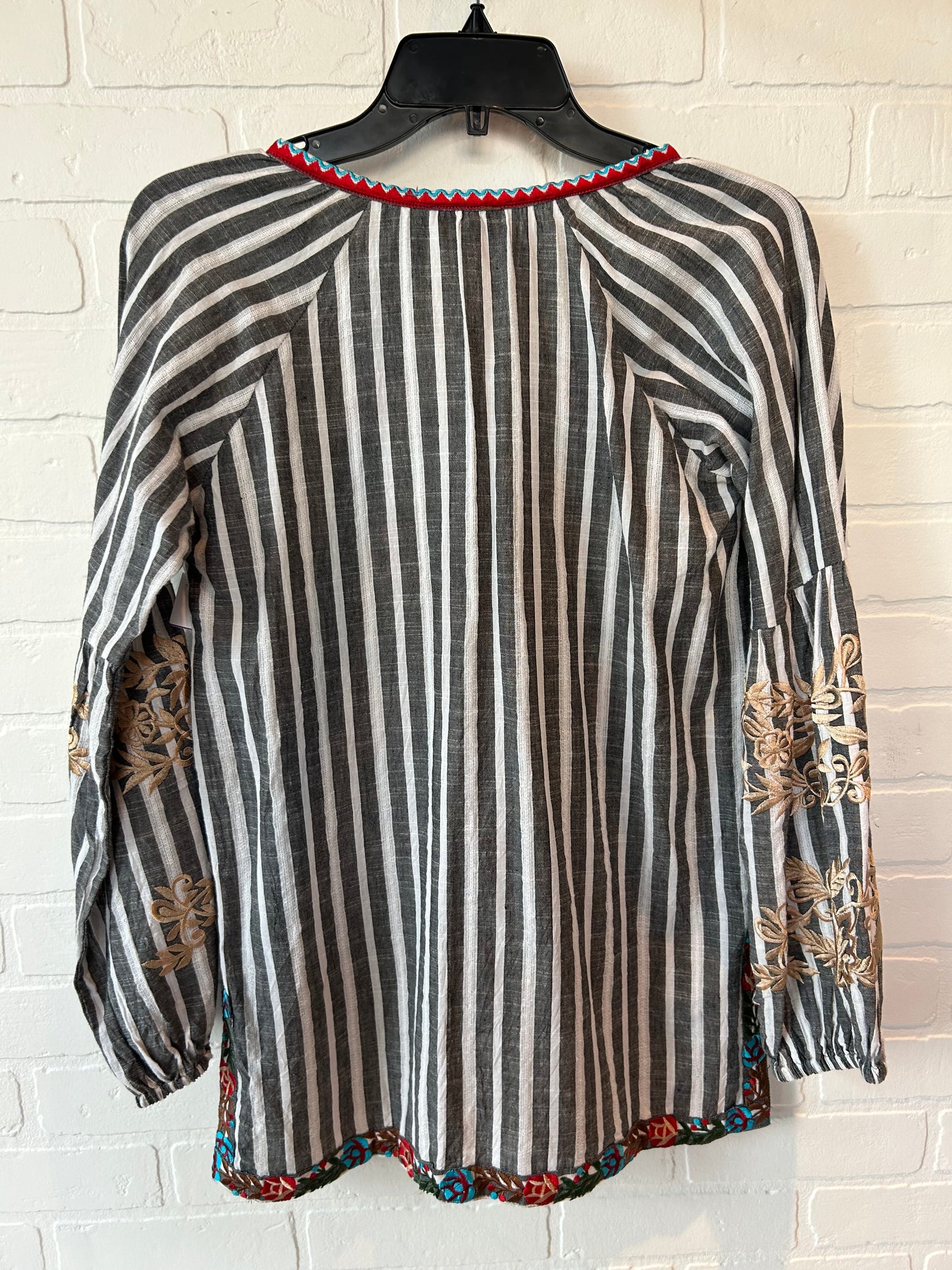 Black Top Long Sleeve Clothes Mentor, Size Xs