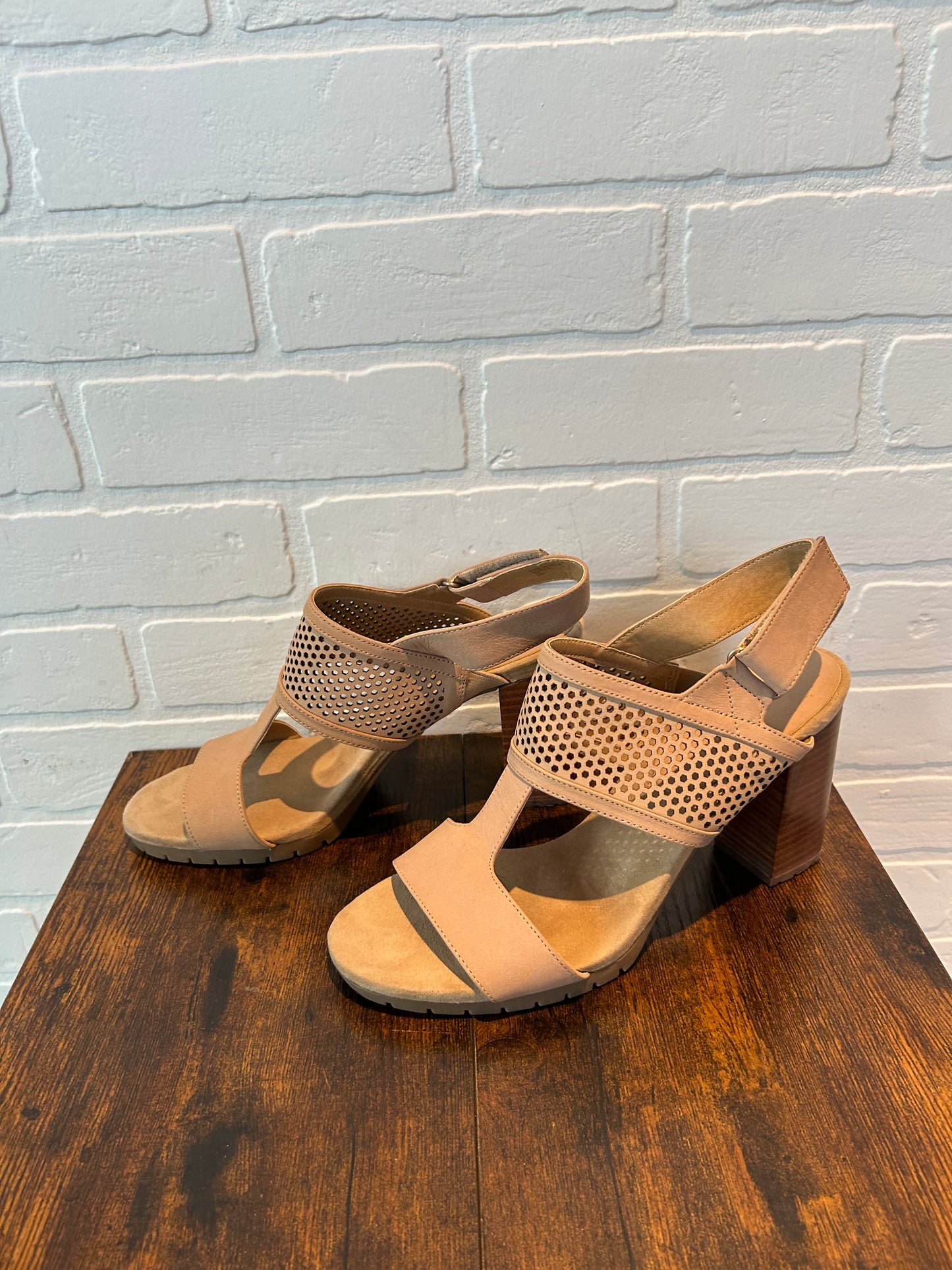 Brown Sandals Heels Block Adrienne Vittadini, Size 10