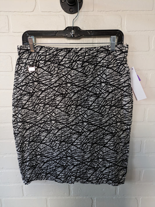 Black & White Skirt Midi Clothes Mentor, Size 12