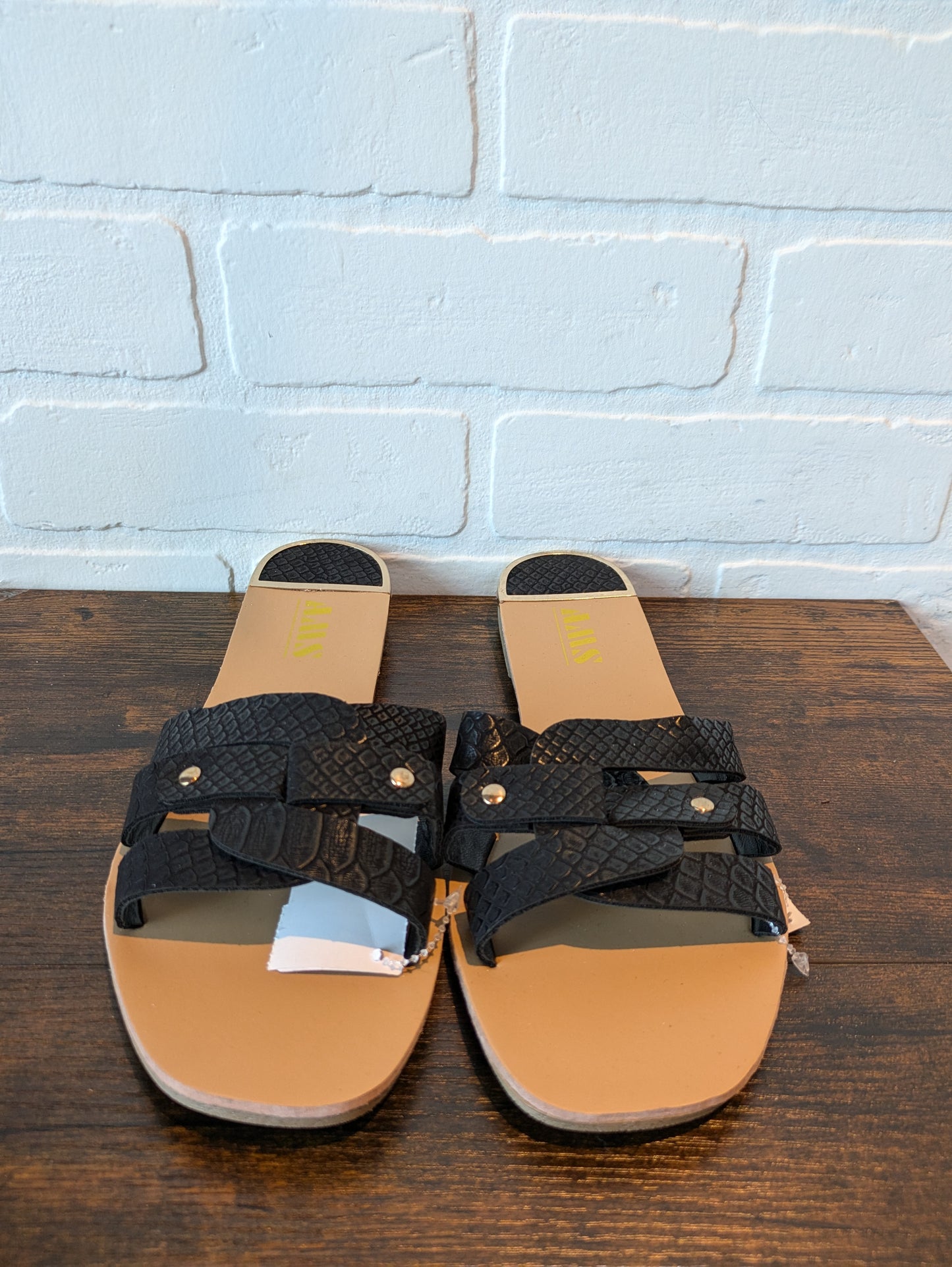 Black Sandals Flats Clothes Mentor, Size 7.5