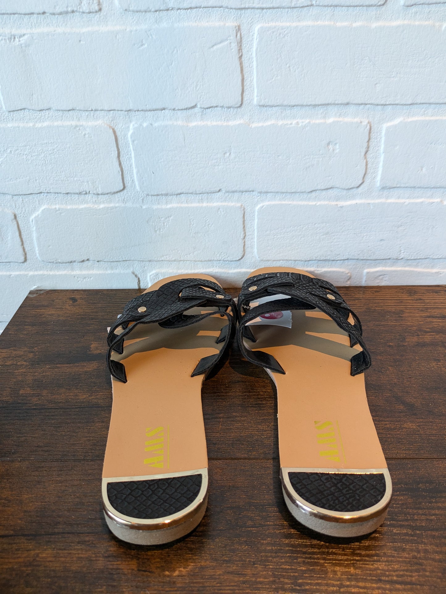 Black Sandals Flats Clothes Mentor, Size 7.5