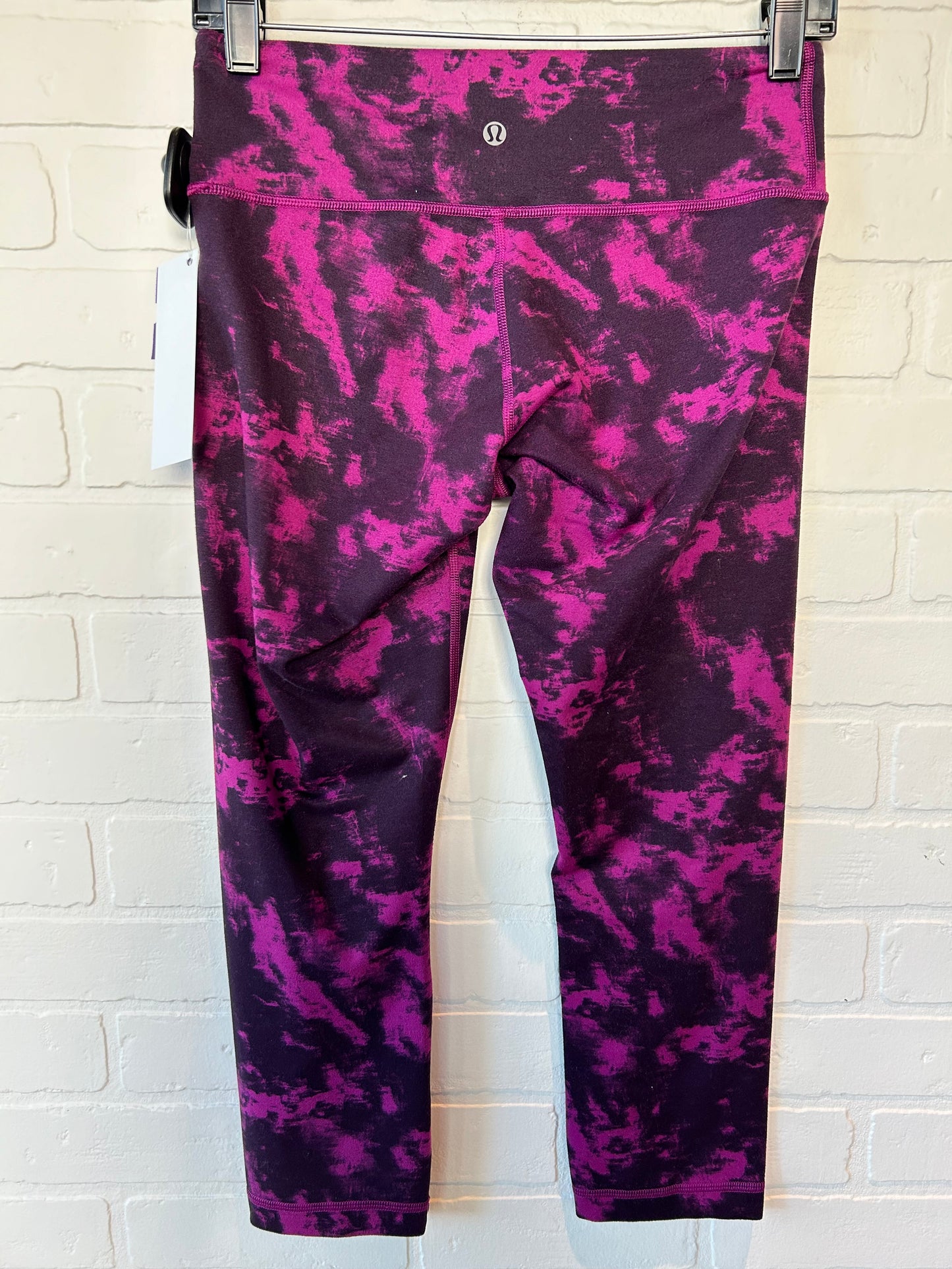 Pink Athletic Leggings Capris Lululemon, Size 6