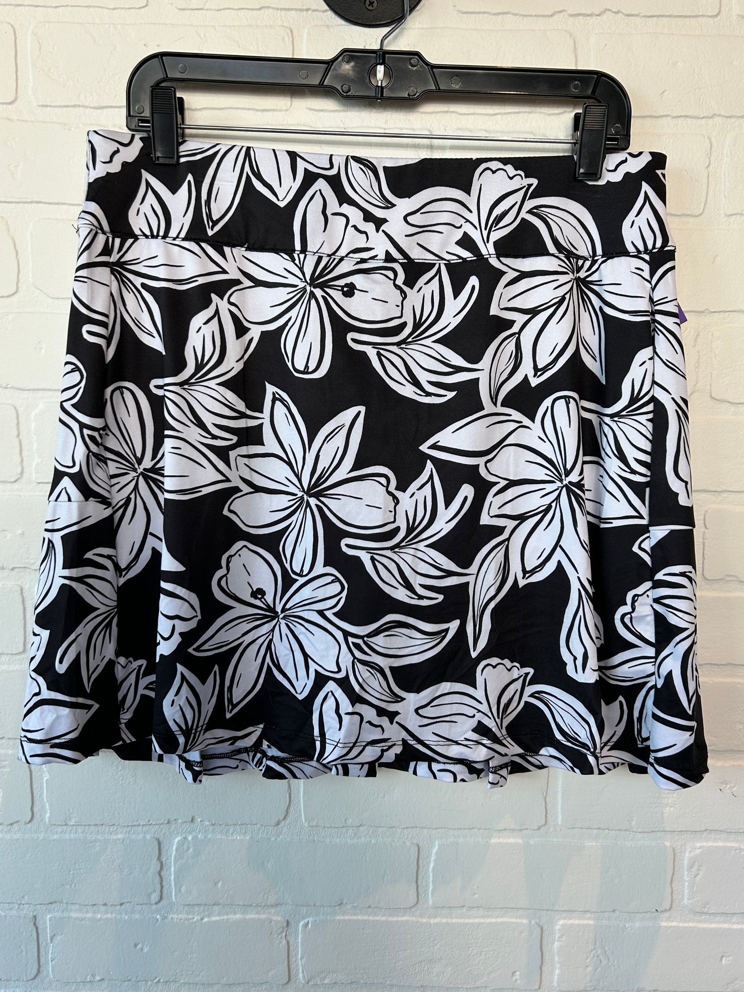 Black & White Athletic Skirt Emerald, Size 8